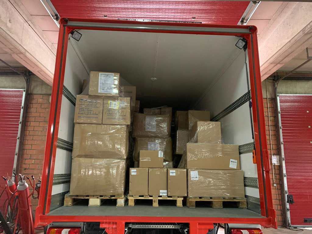 vrachtwagen met mondmaskers (foto: hulpverleningszone Waasland)