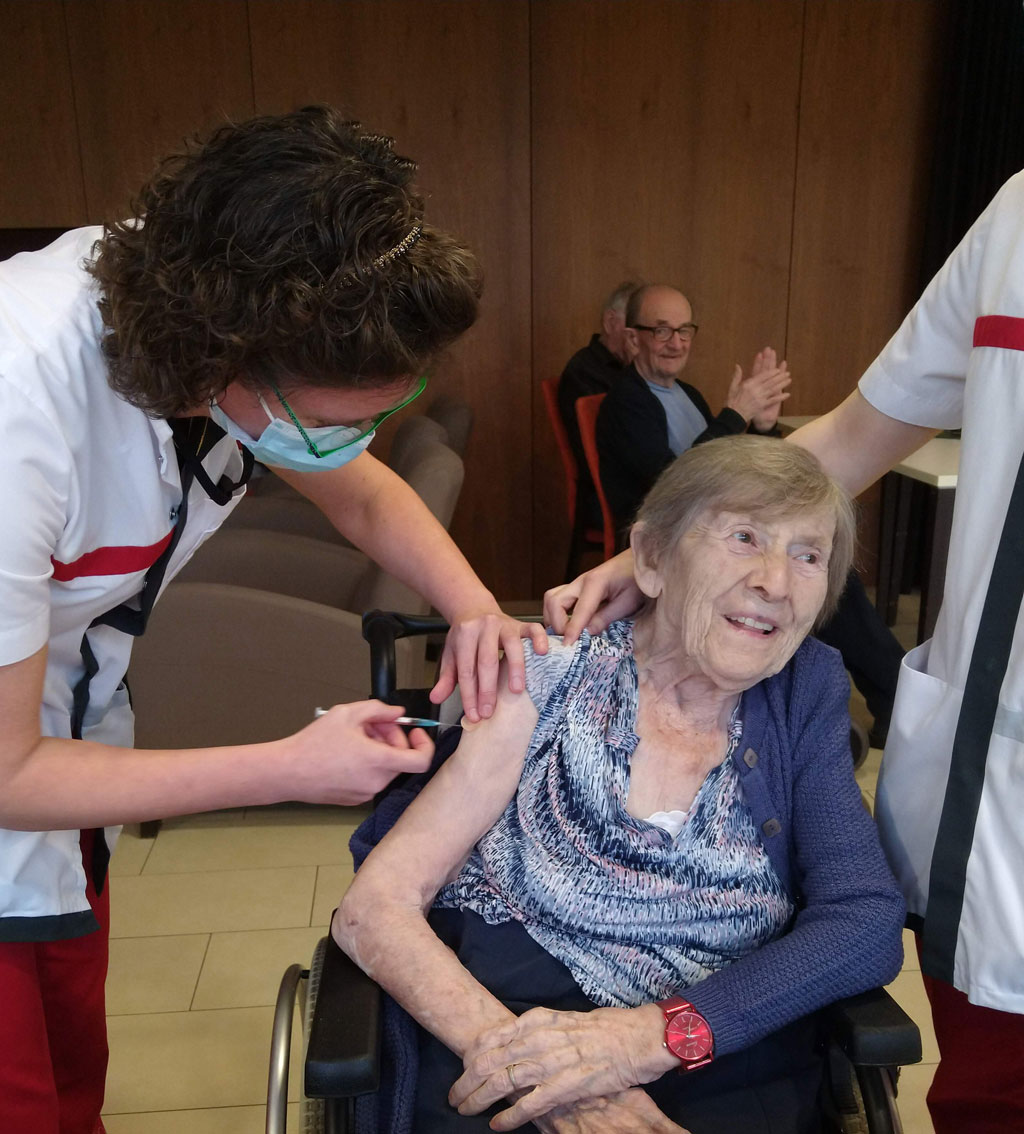 vaccinatie bij Zorgpunt Waasland (foto: zw)