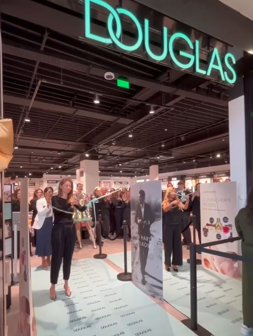 © Douglas/Waasland Shopping