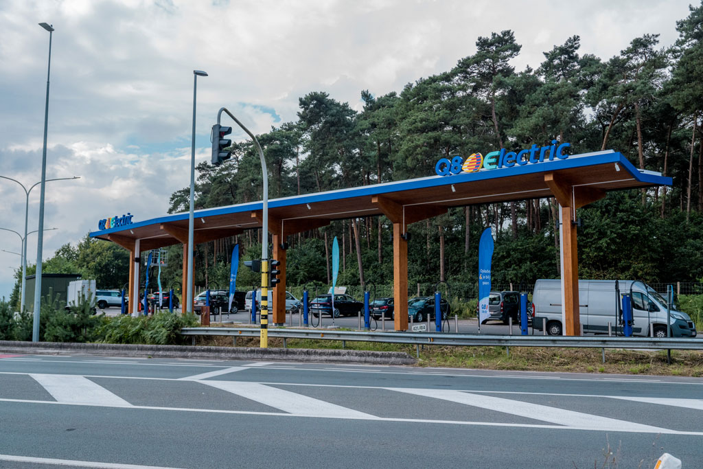 Q8 electric snellaadstation Waasmunster, © Q8/Storm