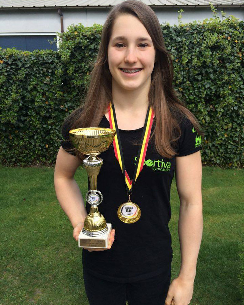 Rinke Santy, Belgisch Kampioen 2016 Toestelturnen meisjes bij de juniores. Tevens behaalde ze een 7e plaats op de Europese Kampioenschappen te Bern op 3 juni 2016. Rinke Santy, Belgisch Kampioen 2016 Toestelturnen meisjes bij de juniores. Tevens behaalde ze een 7e plaats op de Europese Kampioenschappen te Bern op 3 juni 2016.